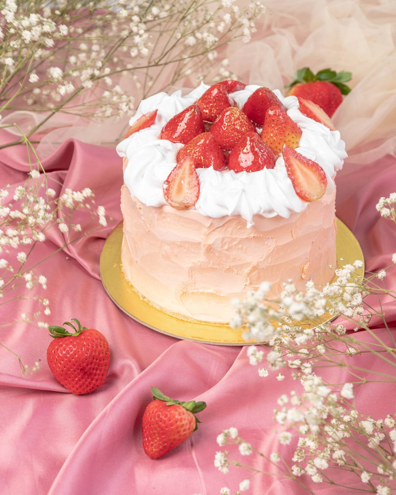 Chocolate Strawberry Cake (6 inches)